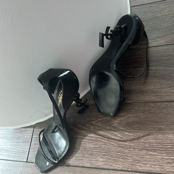 YSL OPYUM SANDALS IN PATENT LEATHER WITH BLACK HEEL - Picture 2 of 3